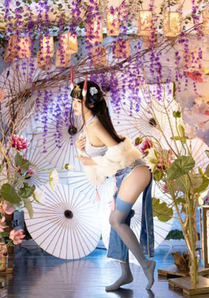 《临江仙》