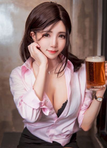 不扣纽扣的女孩