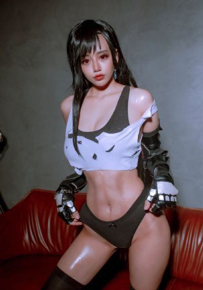 娇妻在舞厅被别人进入小说
