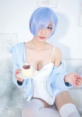 女大学生的按摩房